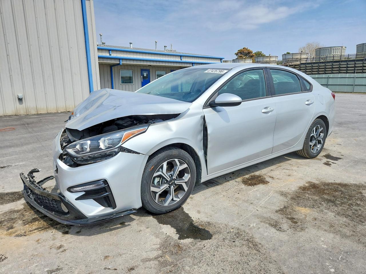 2021 Kia Forte LXS, VIN 3KPF24AD9ME335221 — Front end