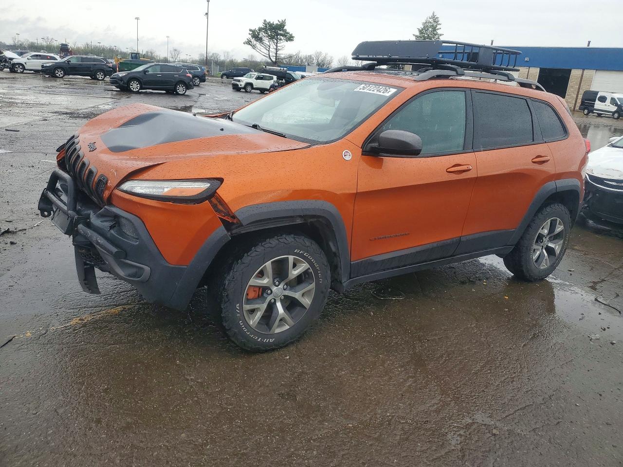 2016 Jeep Cherokee Trailhawk, VIN 1C4PJMBS1GW104070 — Front end