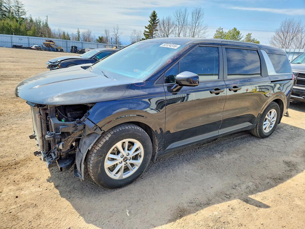 2023 Kia Carnival LX, VIN KNDNB5H39P6202547 — Front end