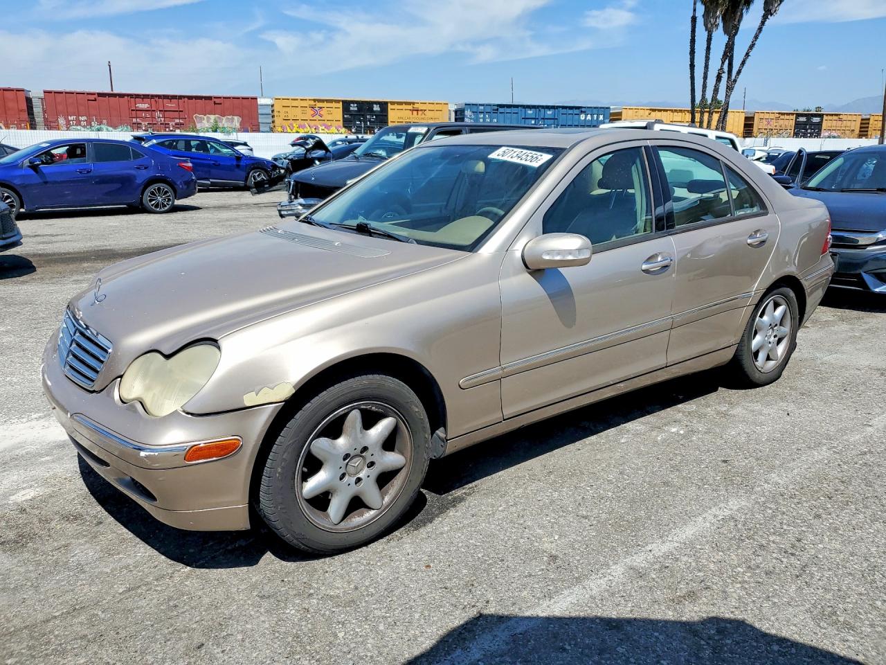 2001 Mercedes-Benz C 230/260/280/320, VIN WDBRF61J41F110126 — Minor dents and scratches