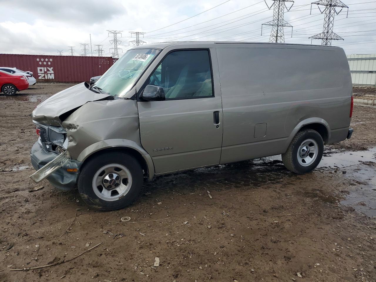 2001 GMC Safari Cargo, VIN 1GTDM19W41B507363 — Front end