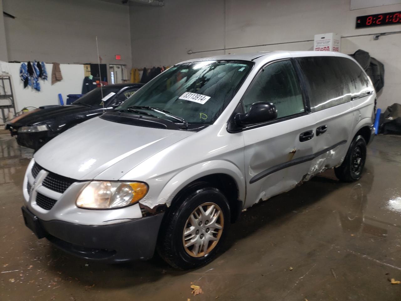 2004 Dodge Caravan SE, VIN 1D4GP25R34B545250 — Бок