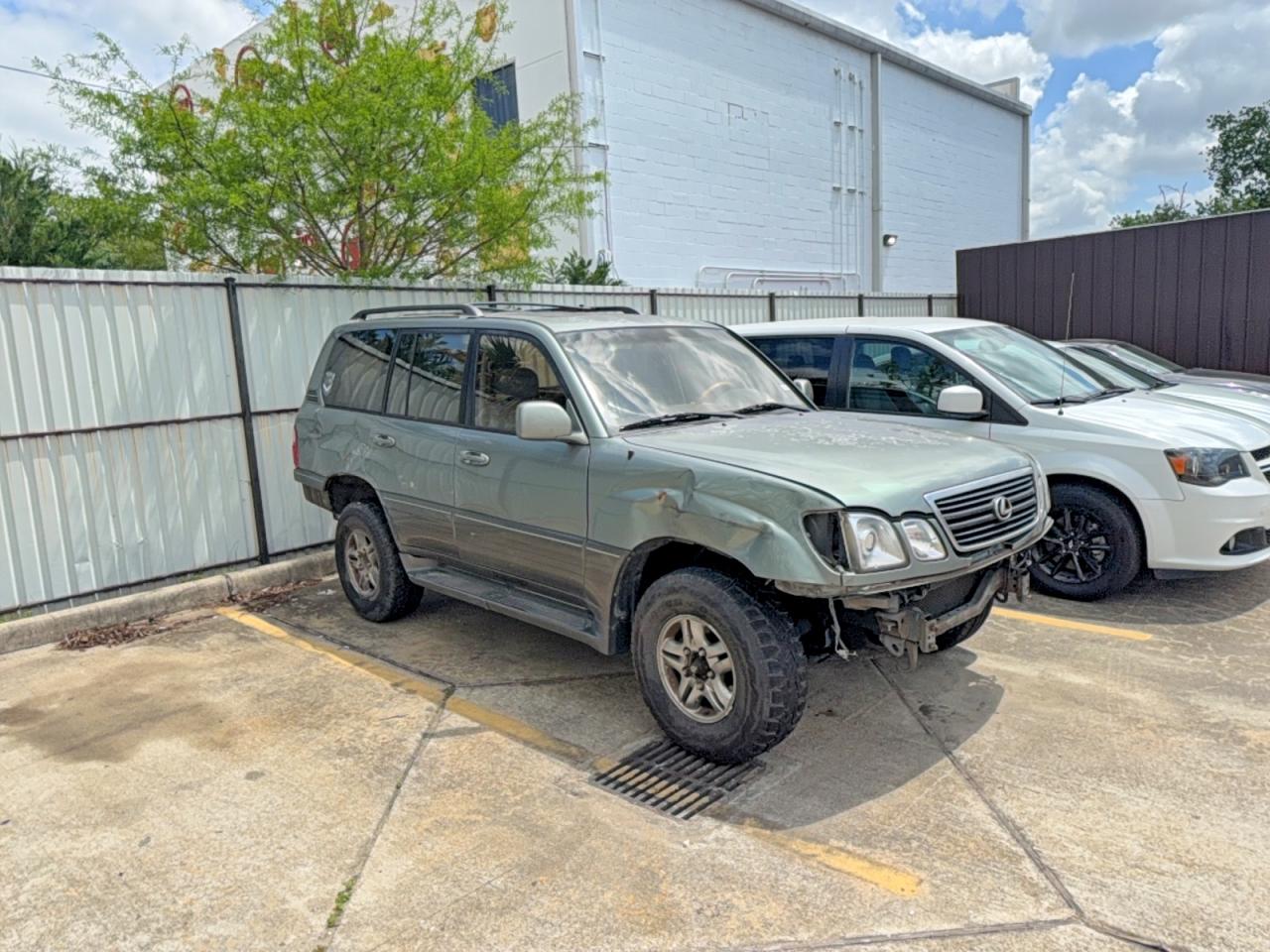 2001 Lexus LX 470, VIN JTJHT00W513503180 — All over