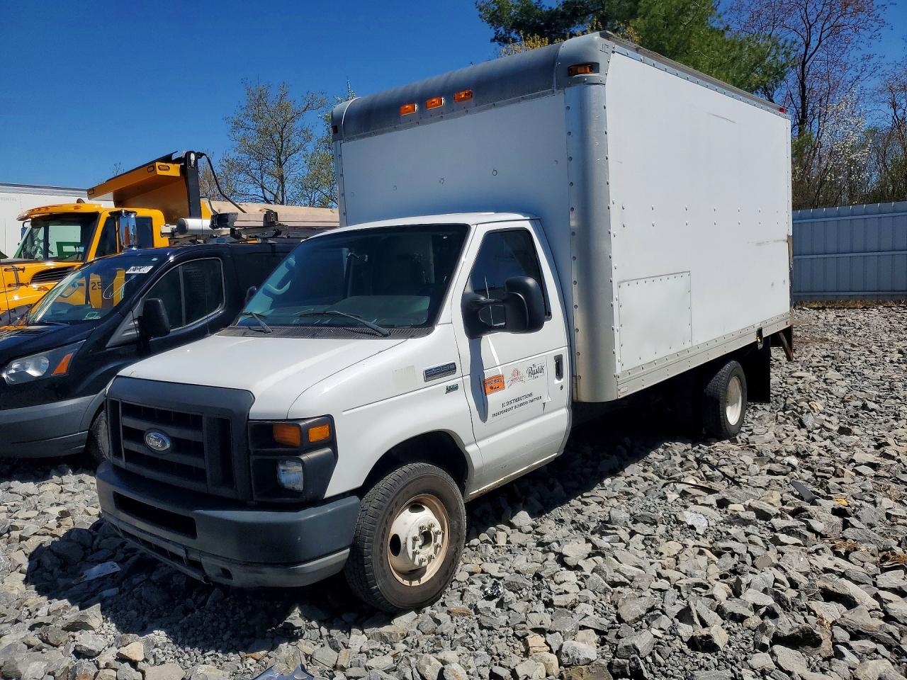 2010 Ford Econoline Commercial, VIN 1FDWE3FL7ADA89005 — Normal wear