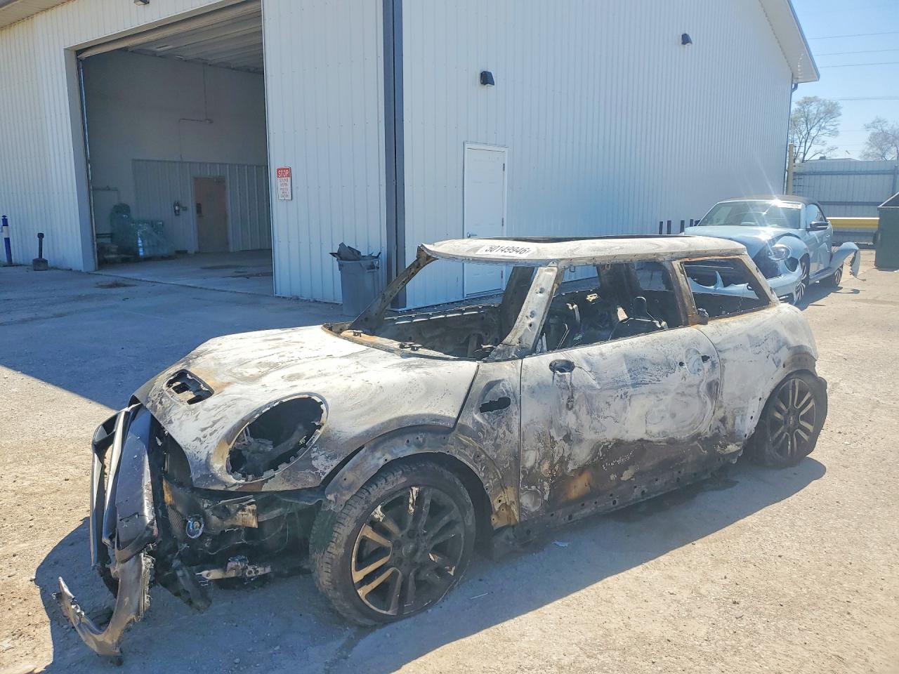 2019 MINI Hardtop Cooper S, VIN WMWXP7C50K2A52651 — Пожар