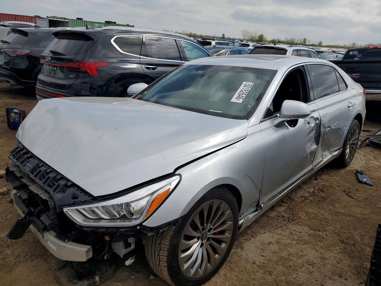 2017 Genesis G90 Premium, VIN KMHG34JA1HU033027 — Front end