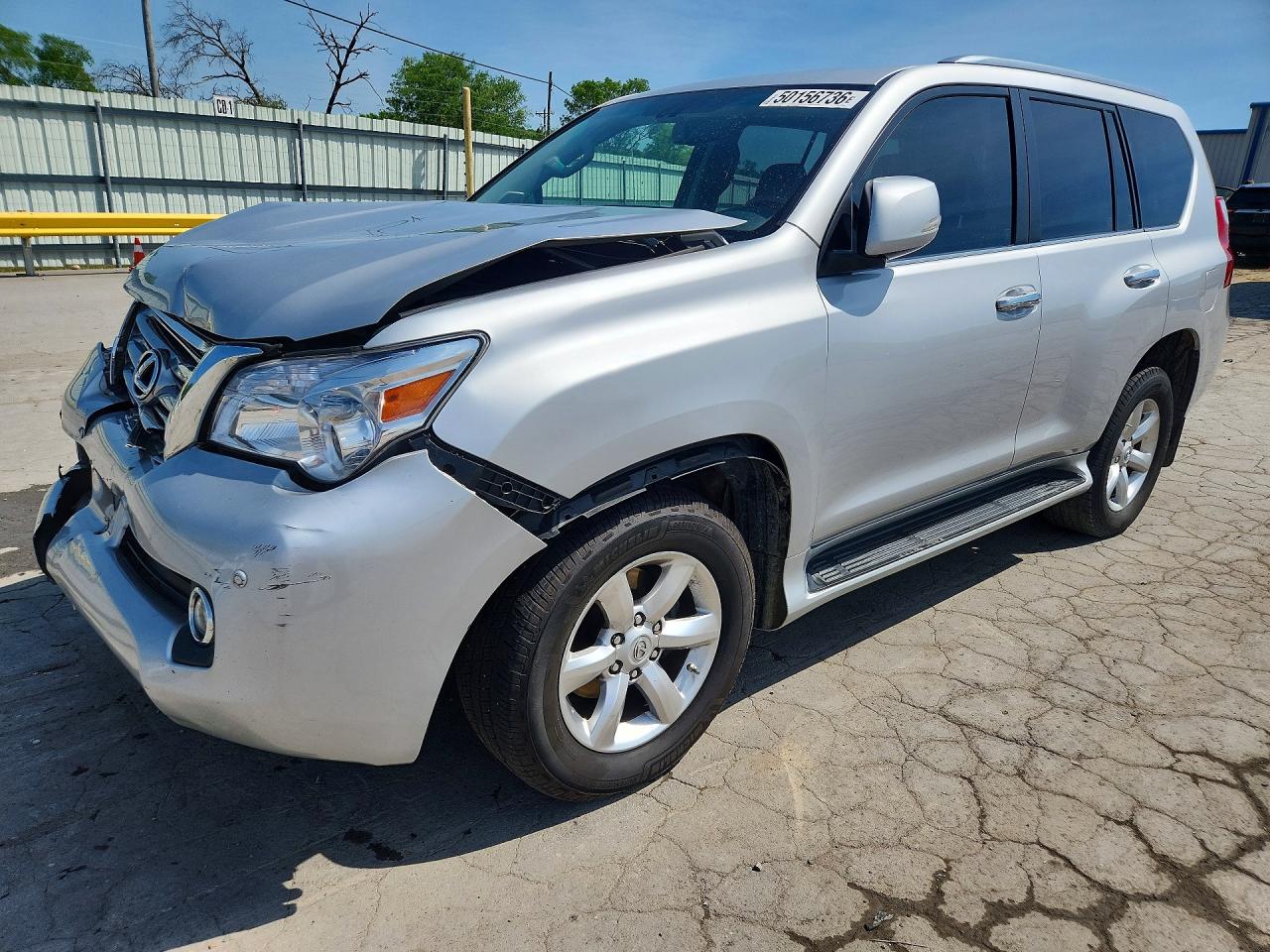 2011 Lexus GX 460, VIN JTJBM7FX8B5021286 — Front end