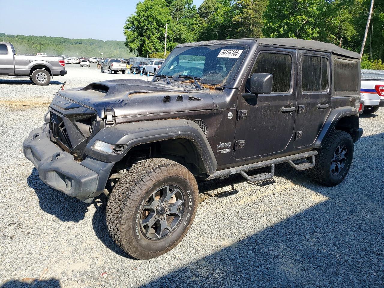 2020 Jeep Wrangler Unlimited Sport S, VIN 1C4HJXDN7LW113735 — Ранее повреждён