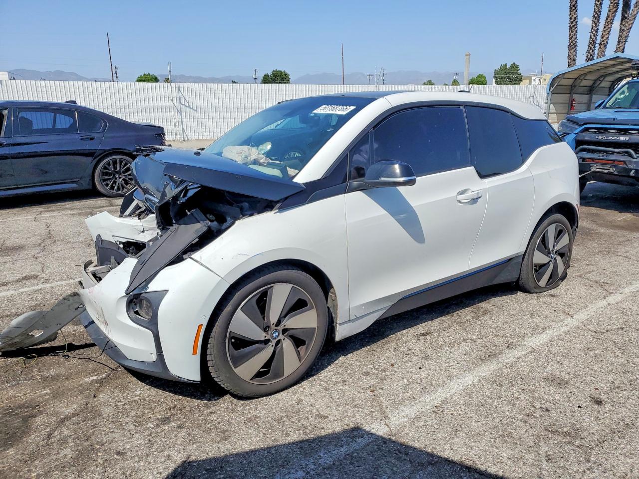2016 BMW i3, VIN WBY1Z4C57GV505604 — Перед