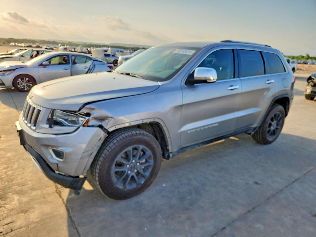 2014 Jeep Grand Cherokee Limited, VIN 1C4RJEBG9EC492965 — Front end