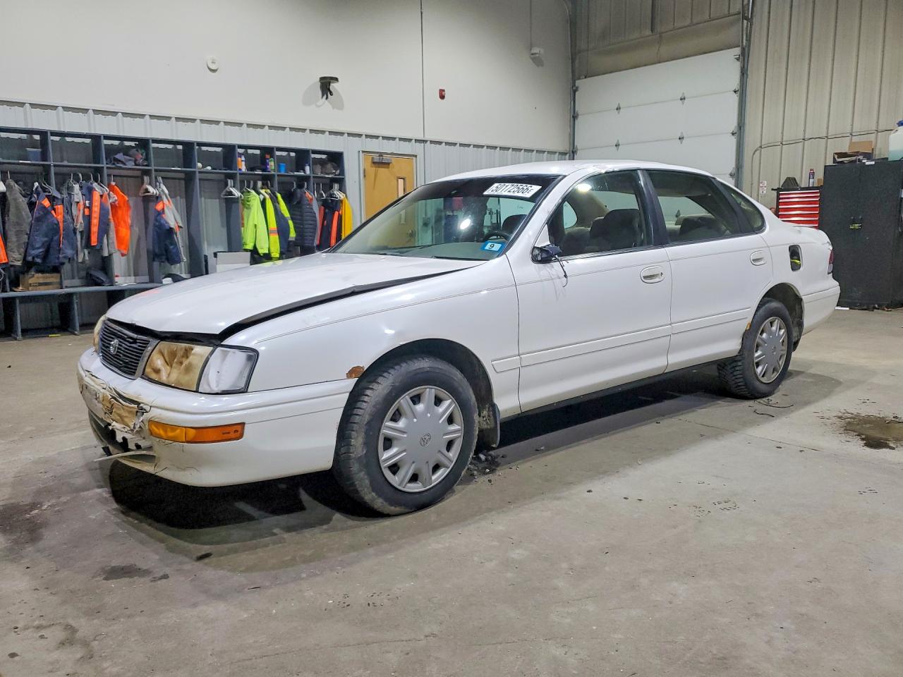 1997 Toyota Avalon XL, VIN 4T1BF12B7VU174381 — Vandalism