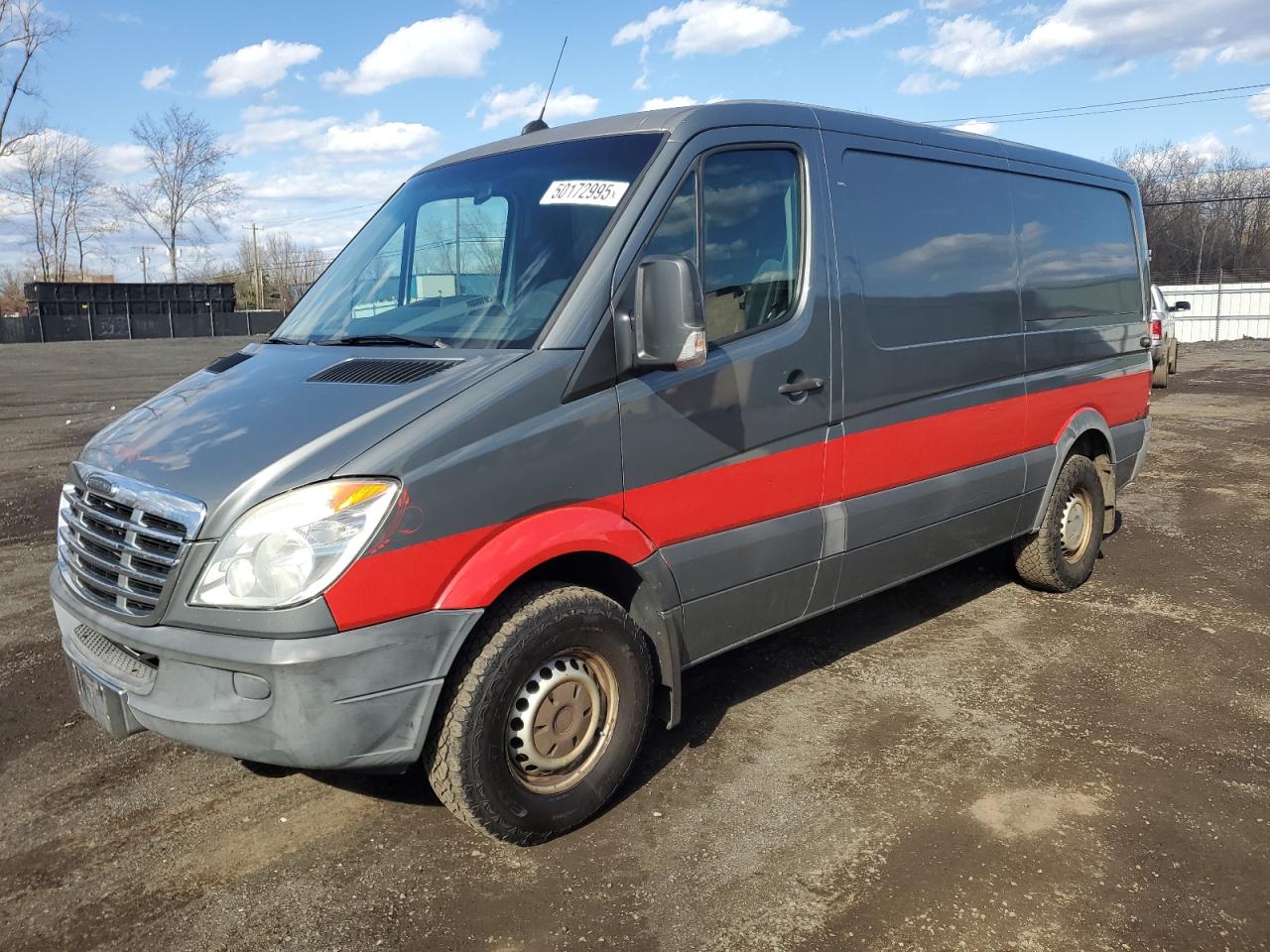 2013 Freightliner Sprinter, VIN WDYPE7CC4D5774571 — Minor dents and scratches