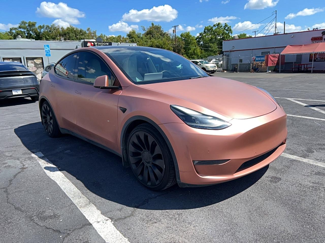 2022 Tesla Model Y Performance, VIN 7SAYGDEF7NF441963 — Minor dents and scratches