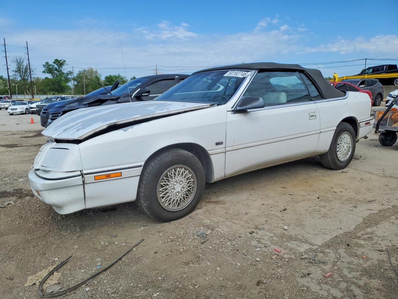 1992 Chrysler LeBaron, VIN 1C3XU4532NF189532 — Front end