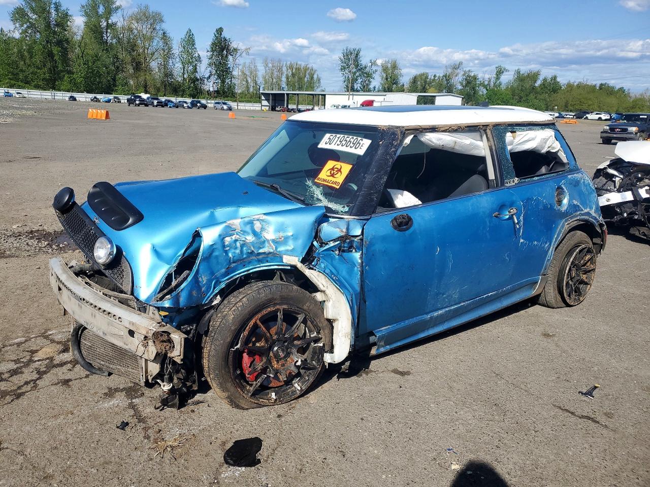 2005 MINI Hardtop S, VIN WMWRE33505TL12050 — Перед