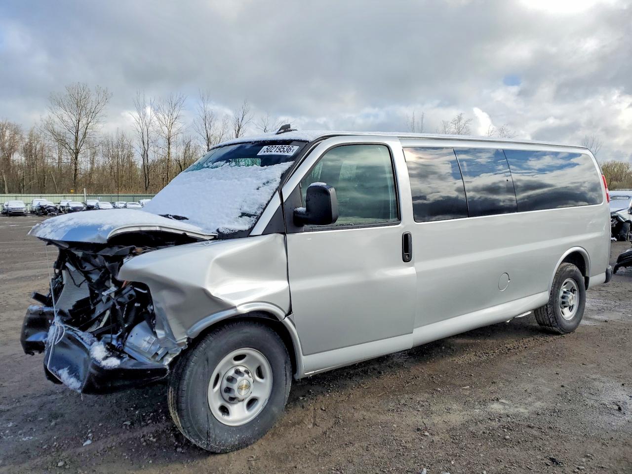 2025 Chevrolet Express Passenger LS, VIN 1GAZGNFP1S1262331 — Front end