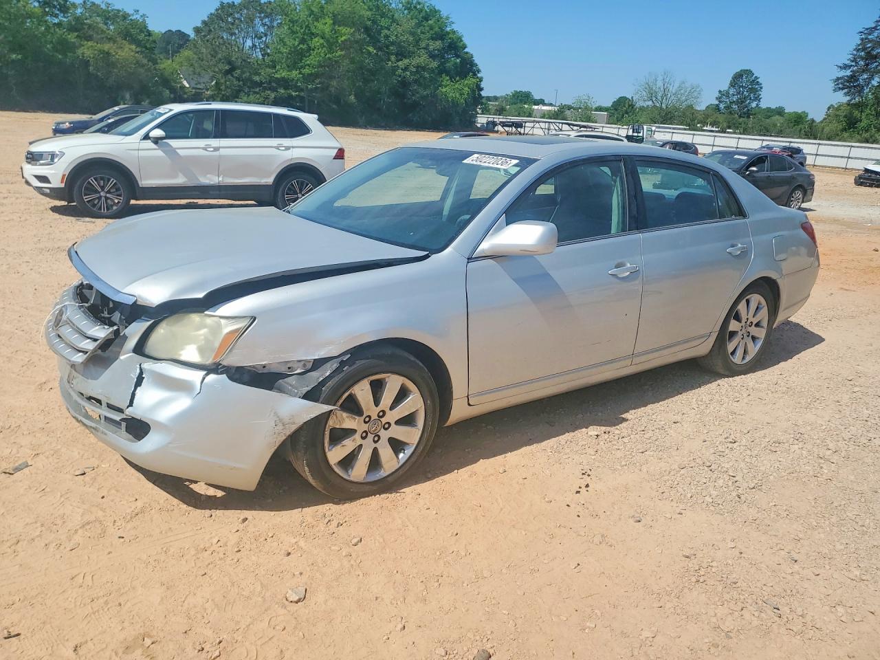 2006 Toyota Avalon XLS, VIN 4T1BK36BX6U086475 — Перед