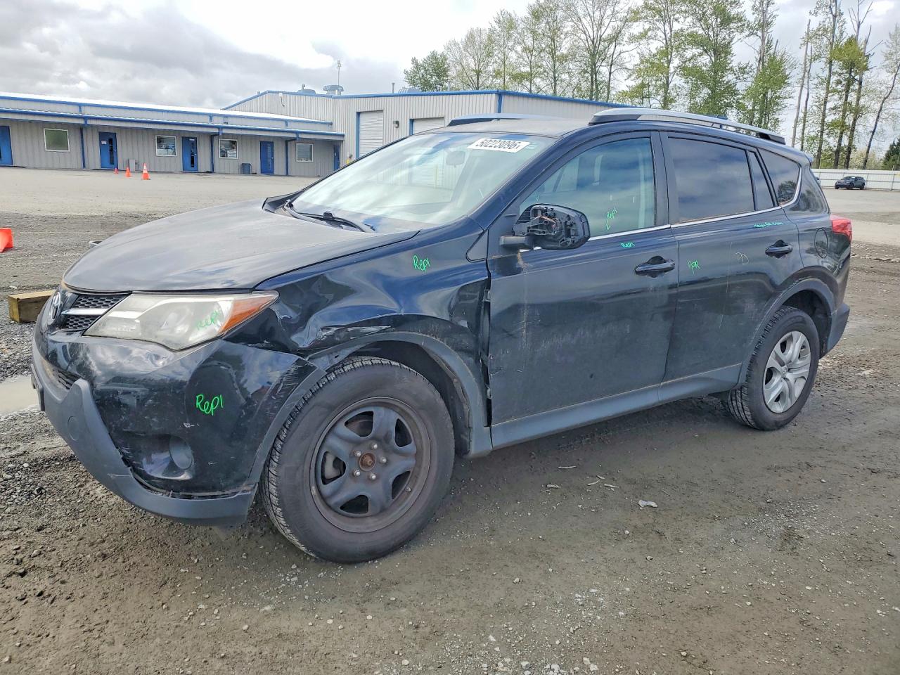 2015 Toyota RAV4 LE, VIN 2T3BFREV6FW238889 — Front end