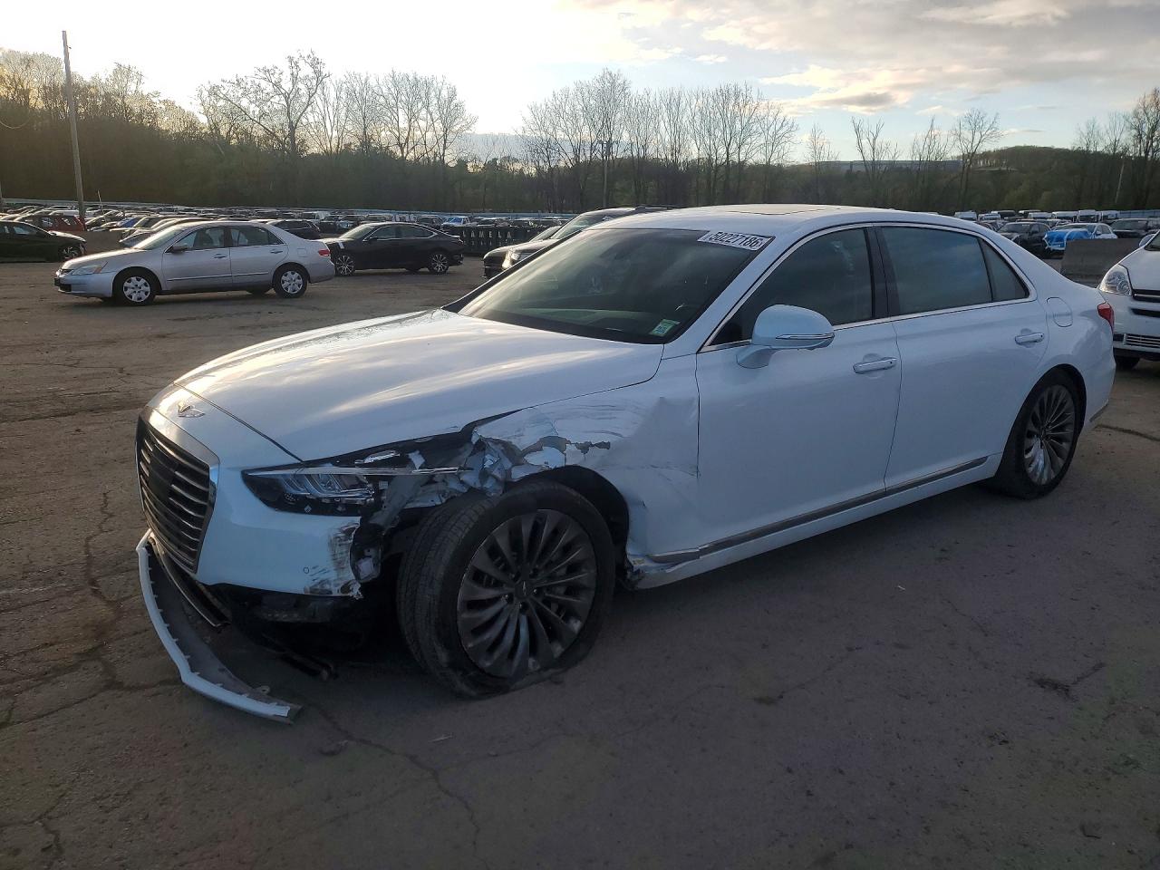 2019 Genesis G90 Ultimate, VIN KMTF54JH2KU054582 — Front end