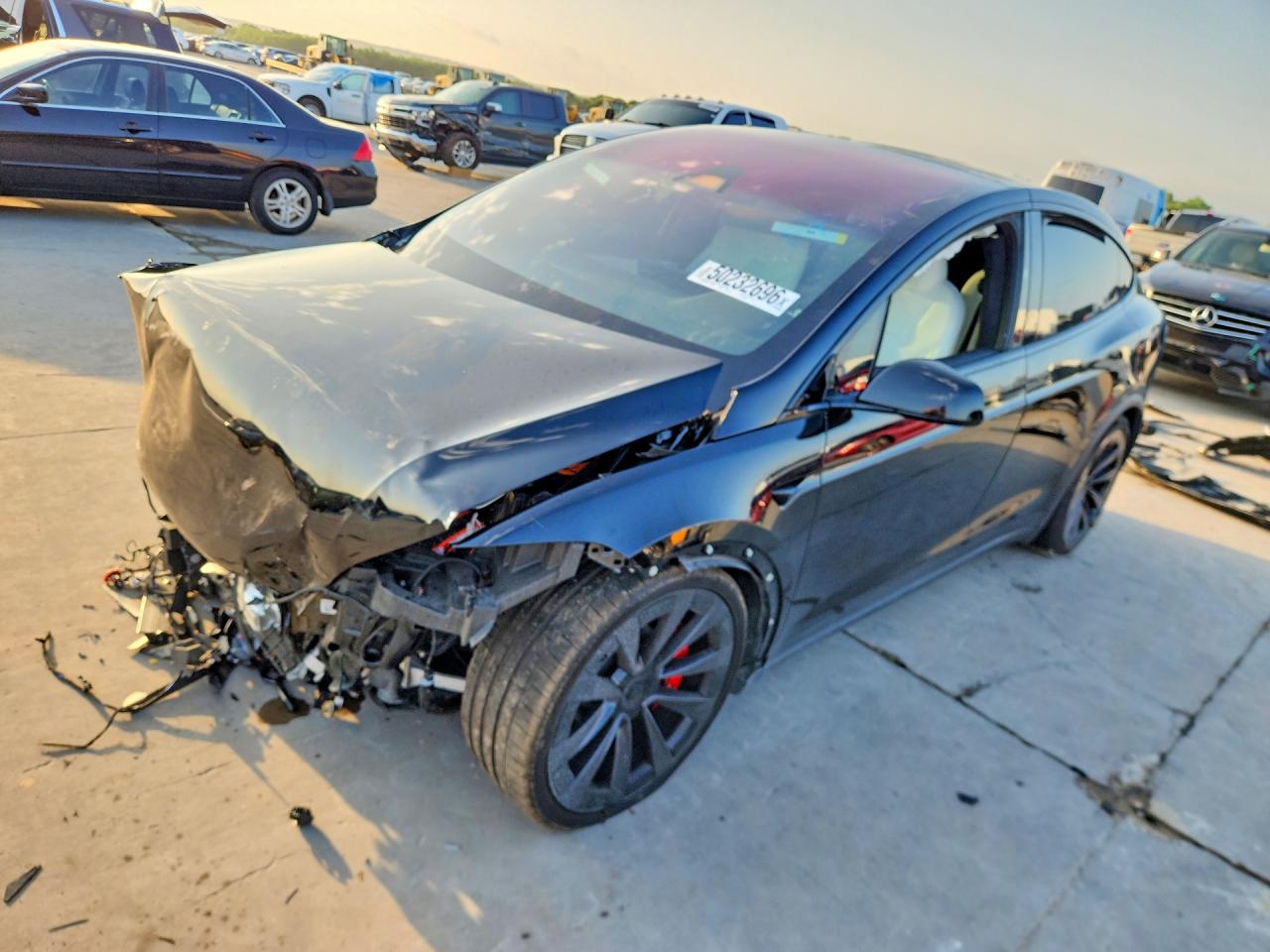 2024 Tesla Model X Plaid, VIN 7SAXCBE62RF440396 — Front end