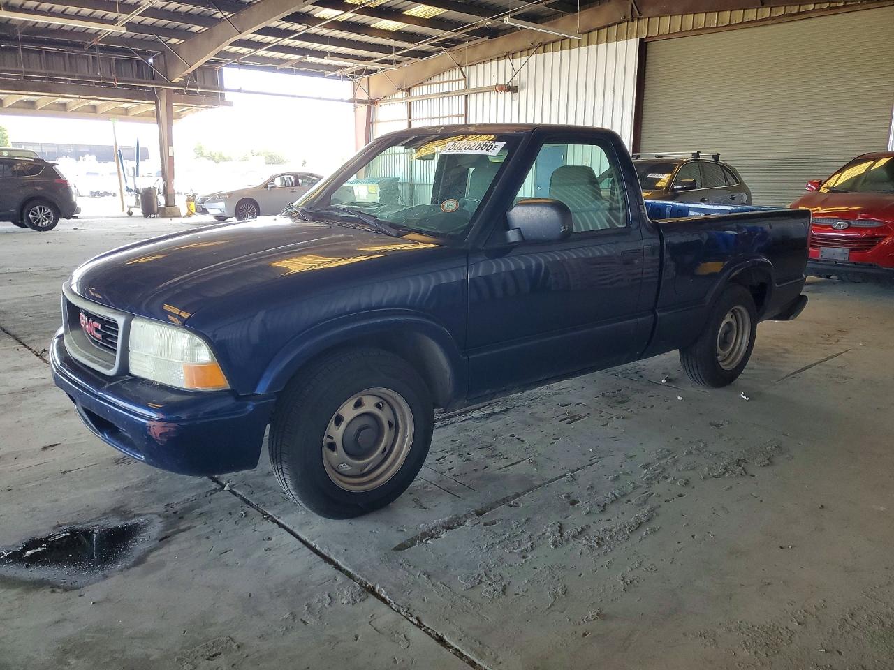 2002 GMC Sonoma SL, VIN 1GTCS145828186152 — Rear end