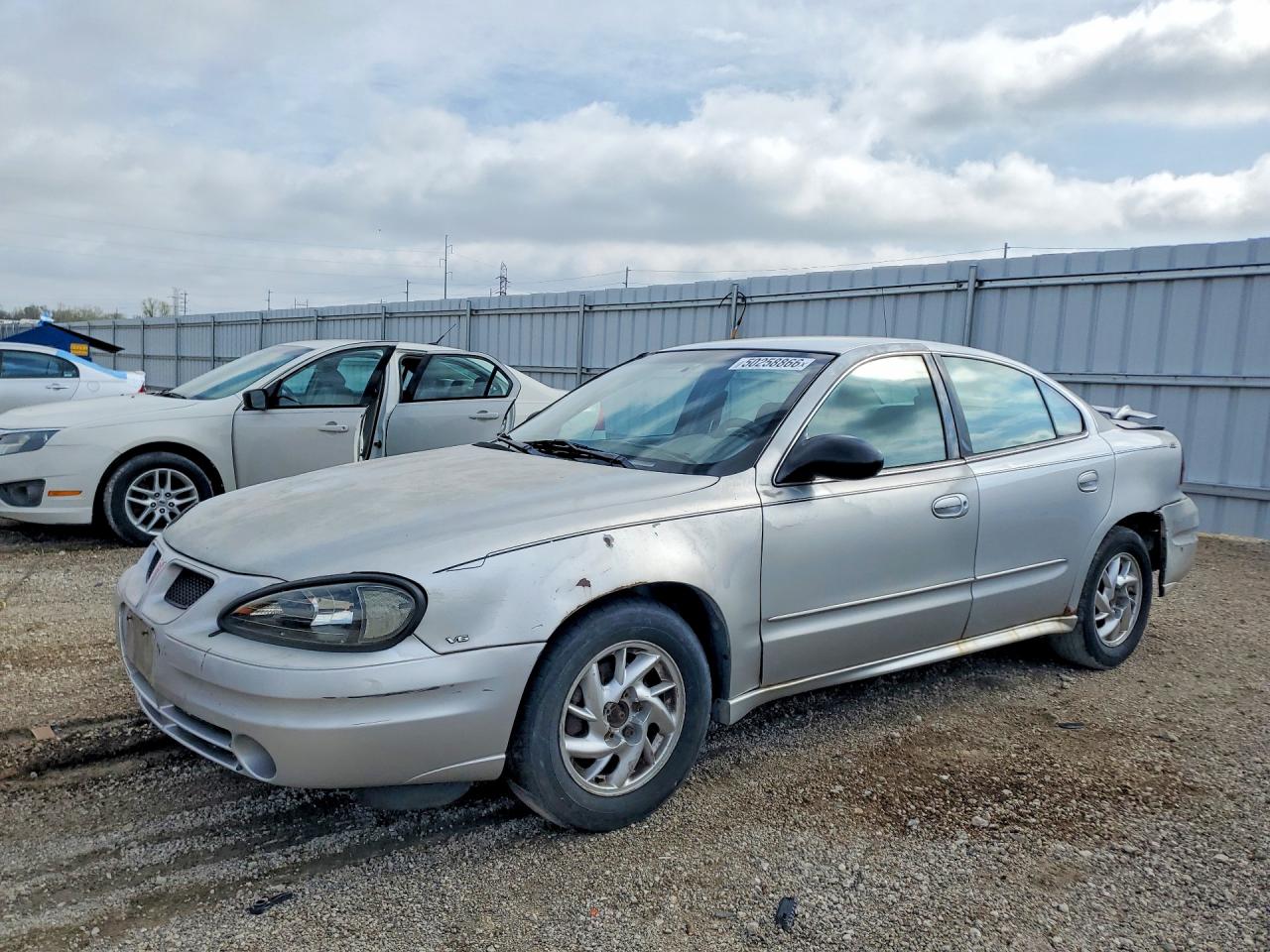 2004 Pontiac Grand Am SE1, VIN 1G2NF52E44C222902 — Rear end