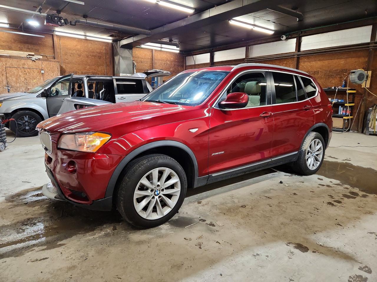 2012 BMW X3 28i, VIN 5UXWX5C5XCL725701 — Перед
