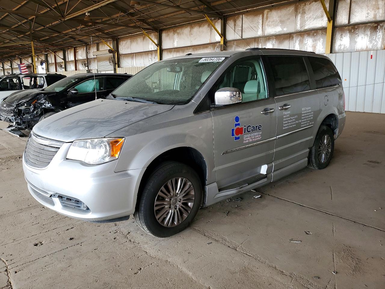 2011 Chrysler Town & Country Limited, VIN 2A4RR6DG6BR690119 — Minor dents and scratches