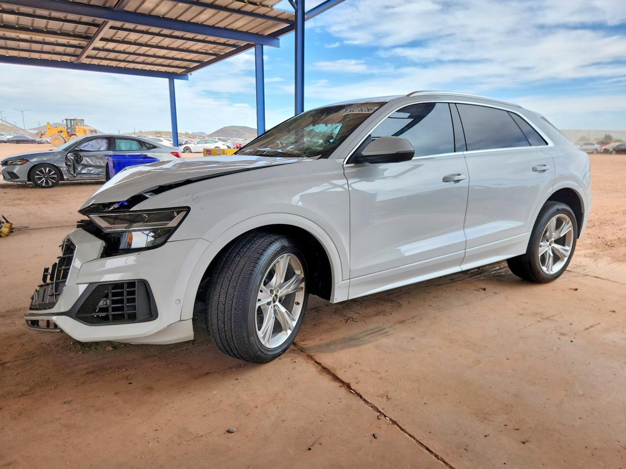 2022 Audi Q8 Premium, VIN WA1AVBF1XND019280 — Перед