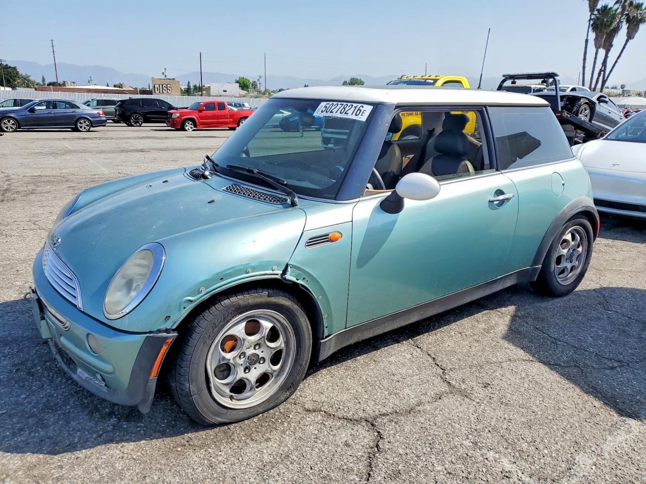2003 MINI Hardtop, VIN WMWRC33423TE15662 — Перед