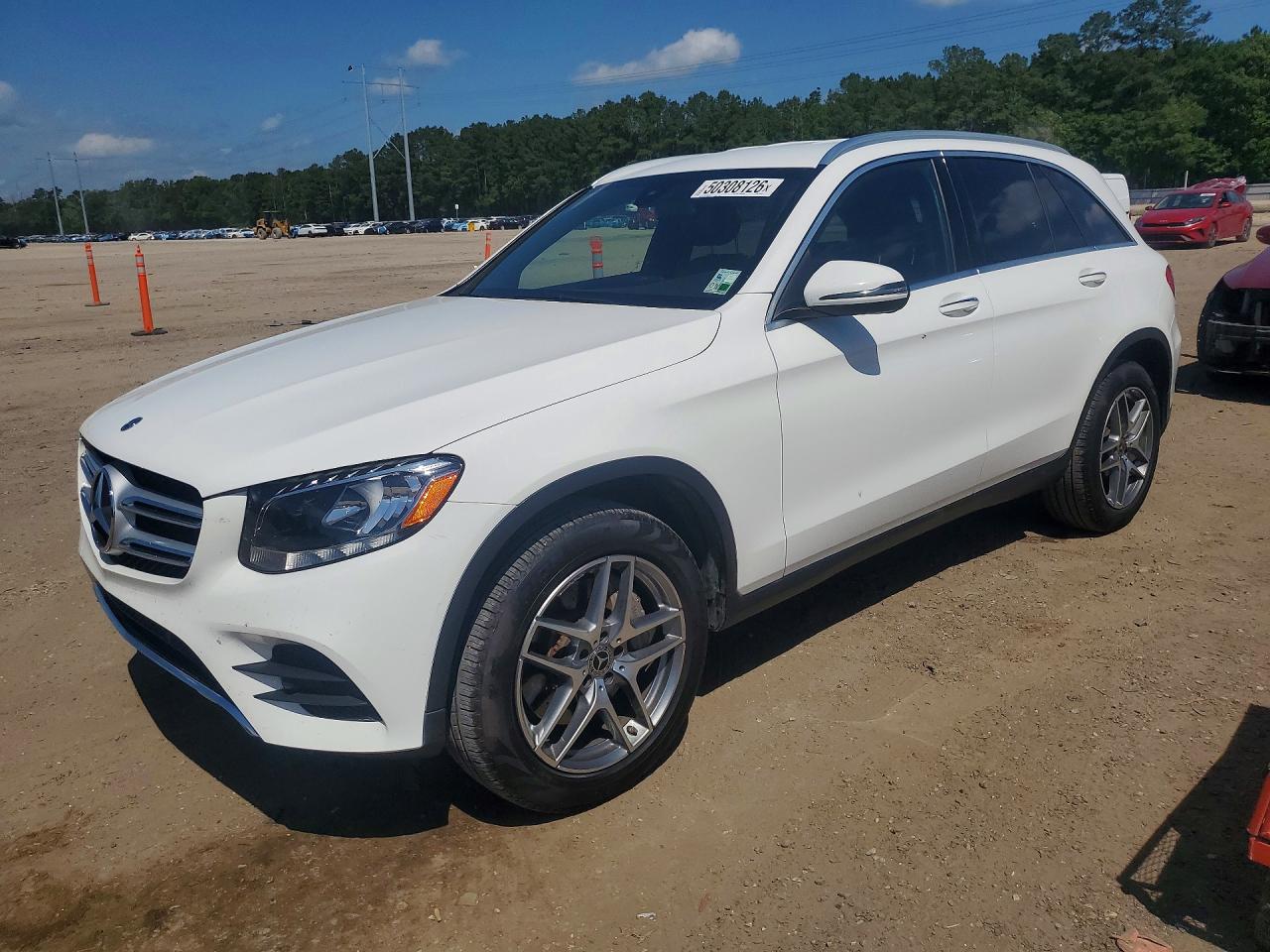 2019 Mercedes-Benz GLC 300, VIN WDC0G4JB3KF548474 — Minor dents and scratches