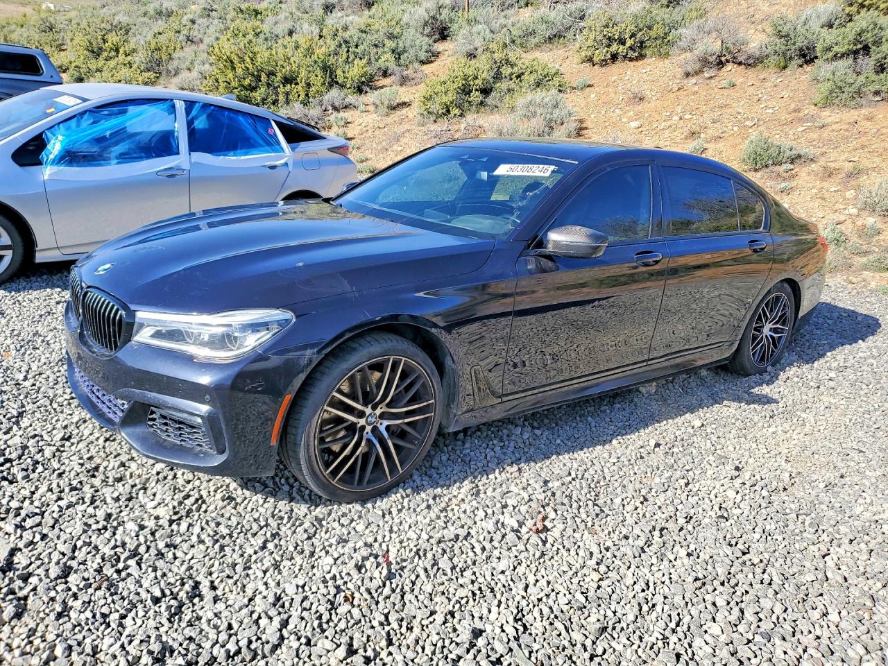 2017 BMW 7 Series 750i, VIN WBA7F0C33HGM22122 — Мелкие вмятины и царапины
