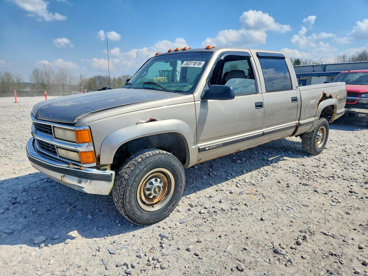 2000 Chevrolet Silverado 2500, VIN 1GCGK23RXYF460323 — Side