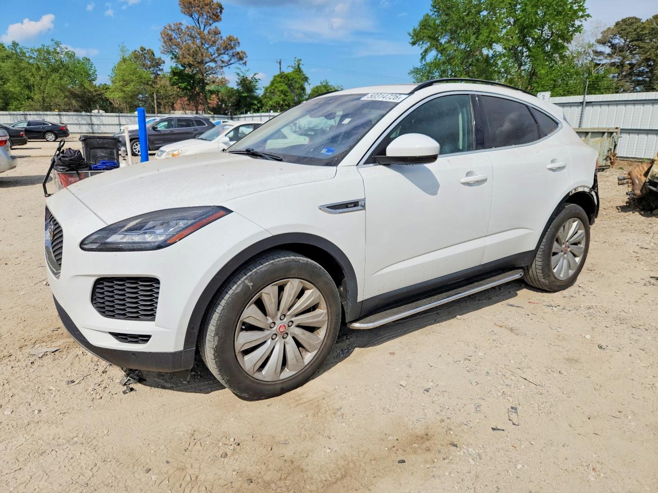 2020 Jaguar E-Pace SE, VIN SADFP2FX8L1009957 — Зад
