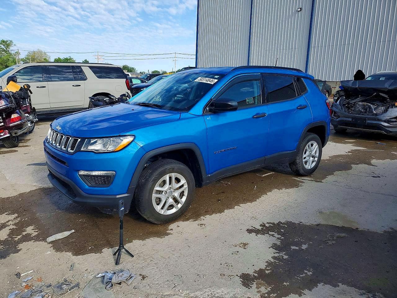 2018 Jeep Compass Sport, VIN 3C4NJDAB9JT126937 — Rear end
