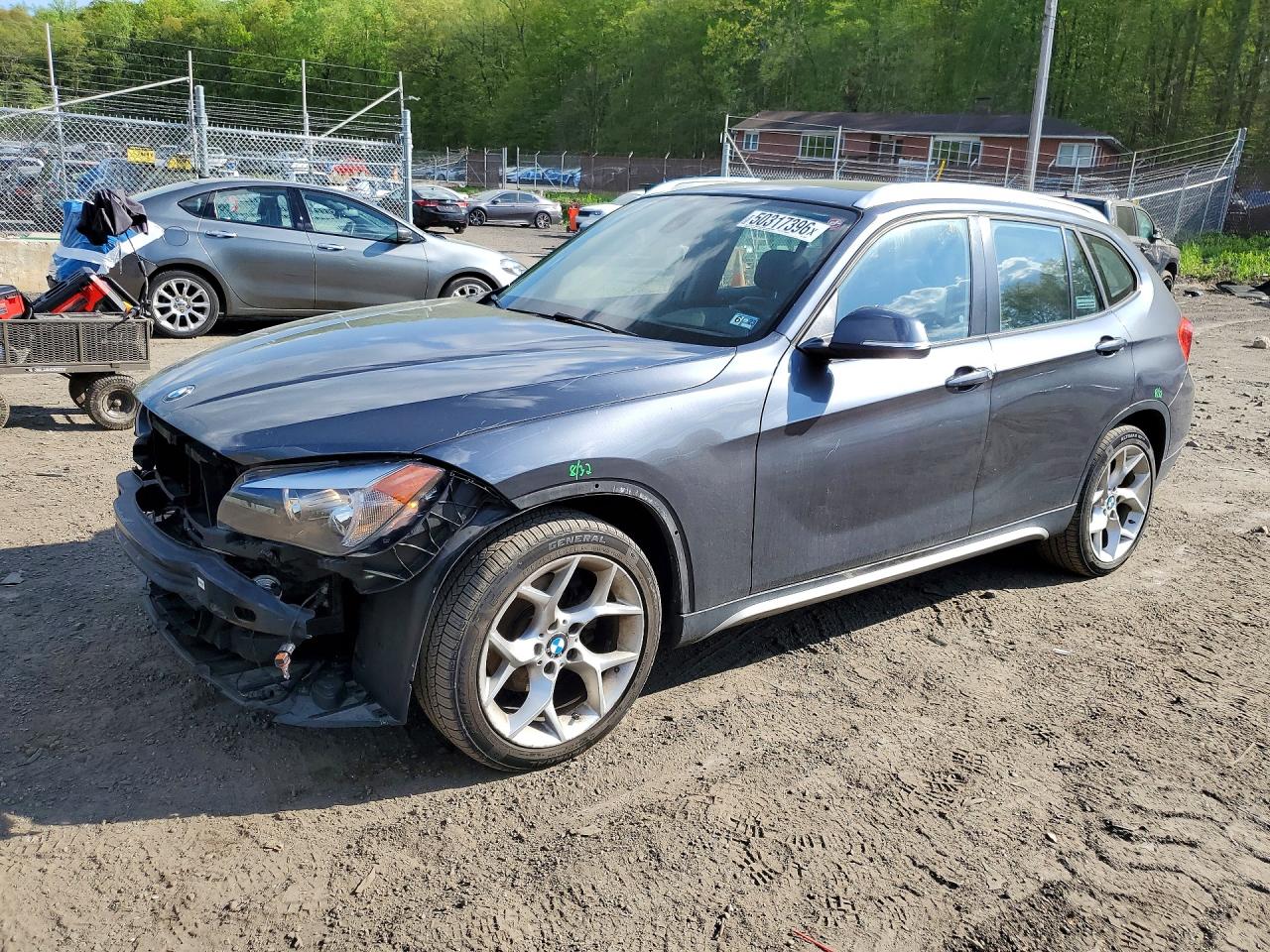 2015 BMW X1 xDrive28i, VIN WBAVL1C56FVY34289 — Front end