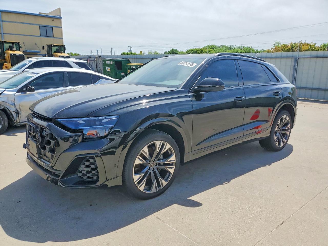 2025 Audi Q8 Premium Plus, VIN WA1EVBF16SD018558 — Перед
