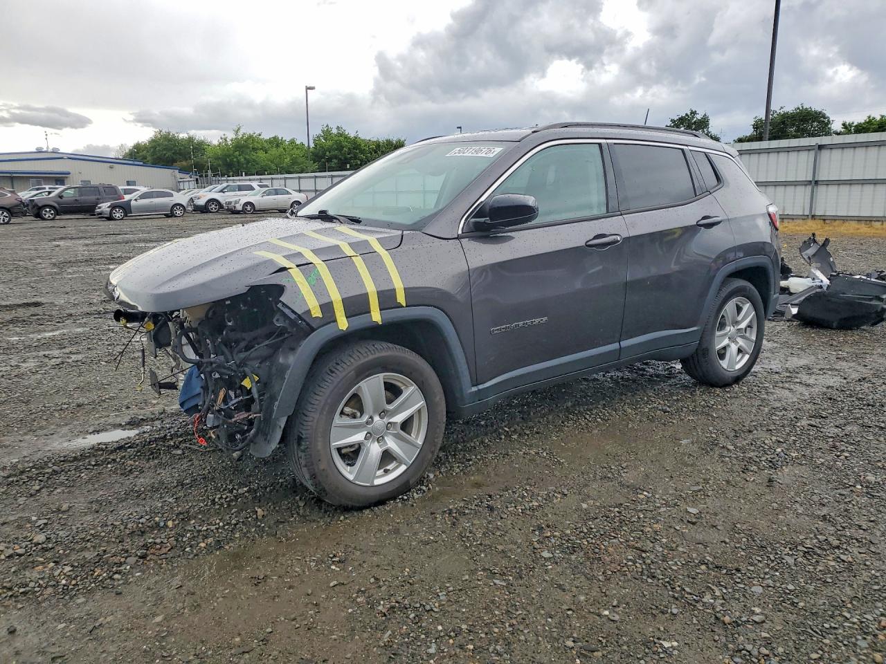 2022 Jeep Compass Altitude, VIN 3C4NJCBB1NT139616 — Front end