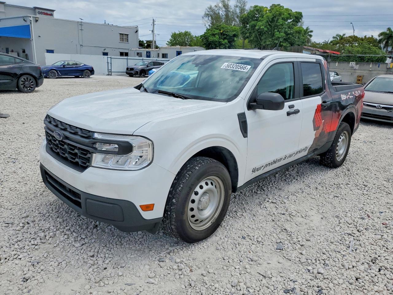 2024 Ford Maverick XL, VIN 3FTTW8A32RRA89571 — Side