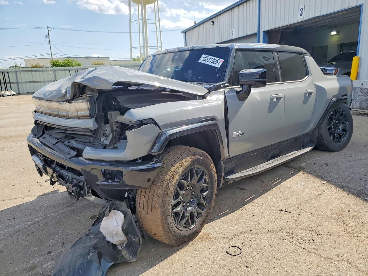 2026 GMC HUMMER EV Pickup, VIN 1GT4EBDD1TU603614 — Front end