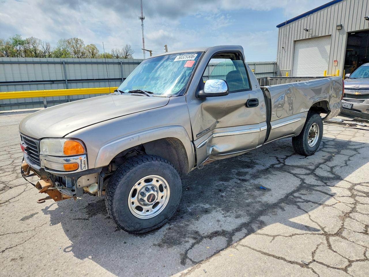 2001 GMC Sierra 2500 SL, VIN 1GTGC24U51Z127452 — Side