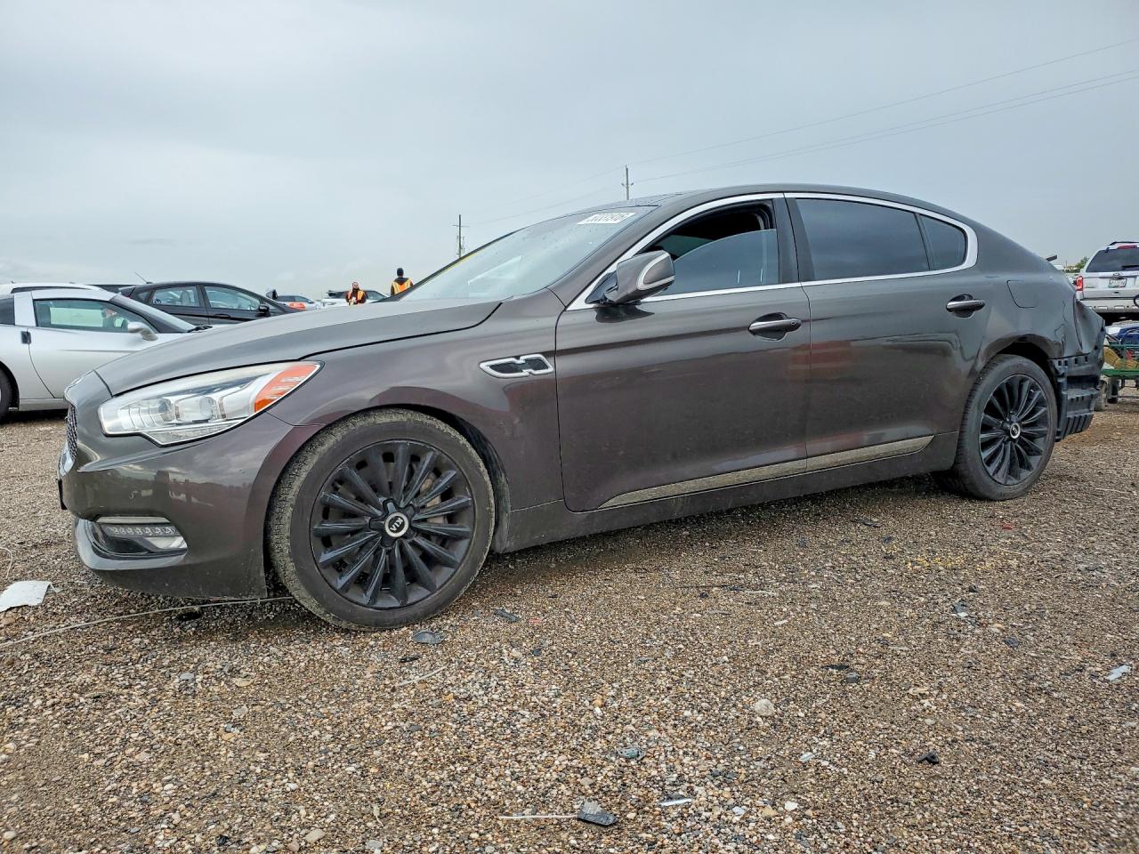 2015 Kia K900 Luxury, VIN KNALW4D42F6017935 — Rear end