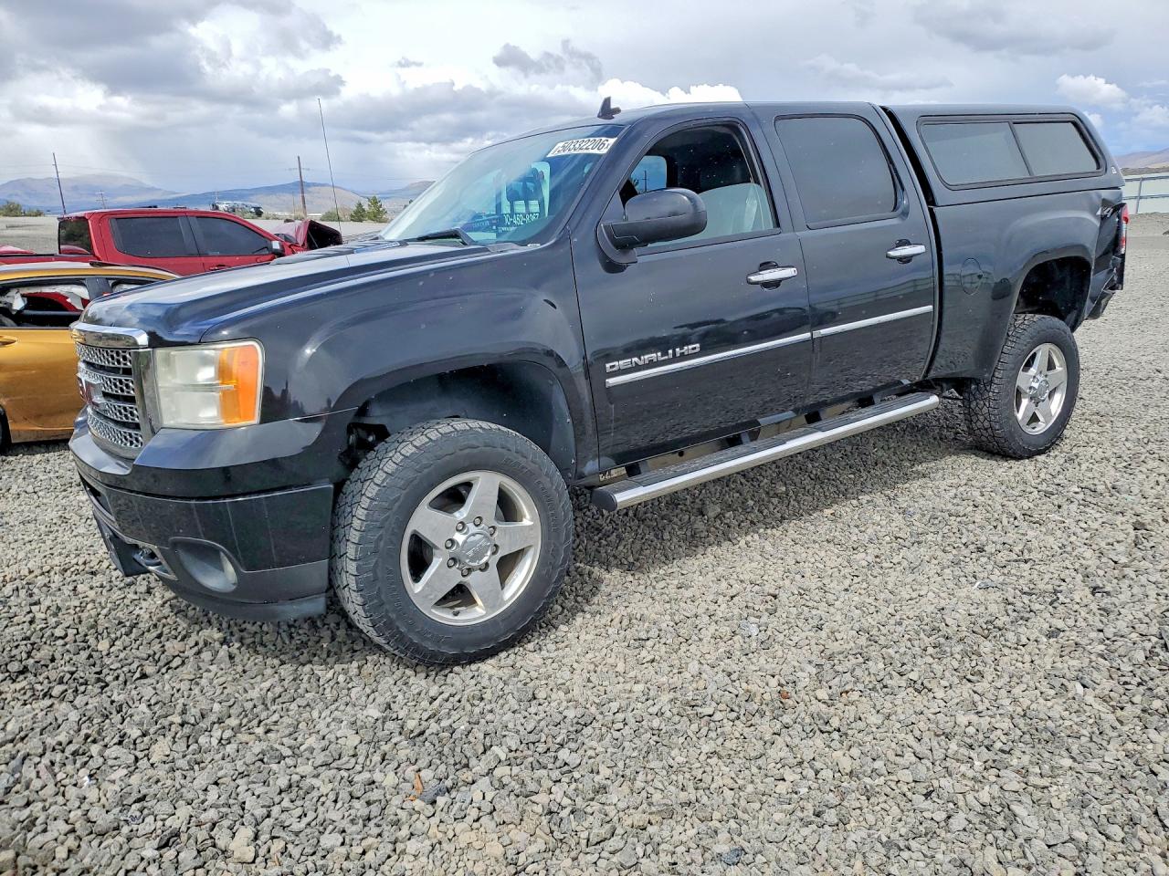 2013 GMC Sierra 2500HD Denali, VIN 1GT125E80DF151174 — Rear end