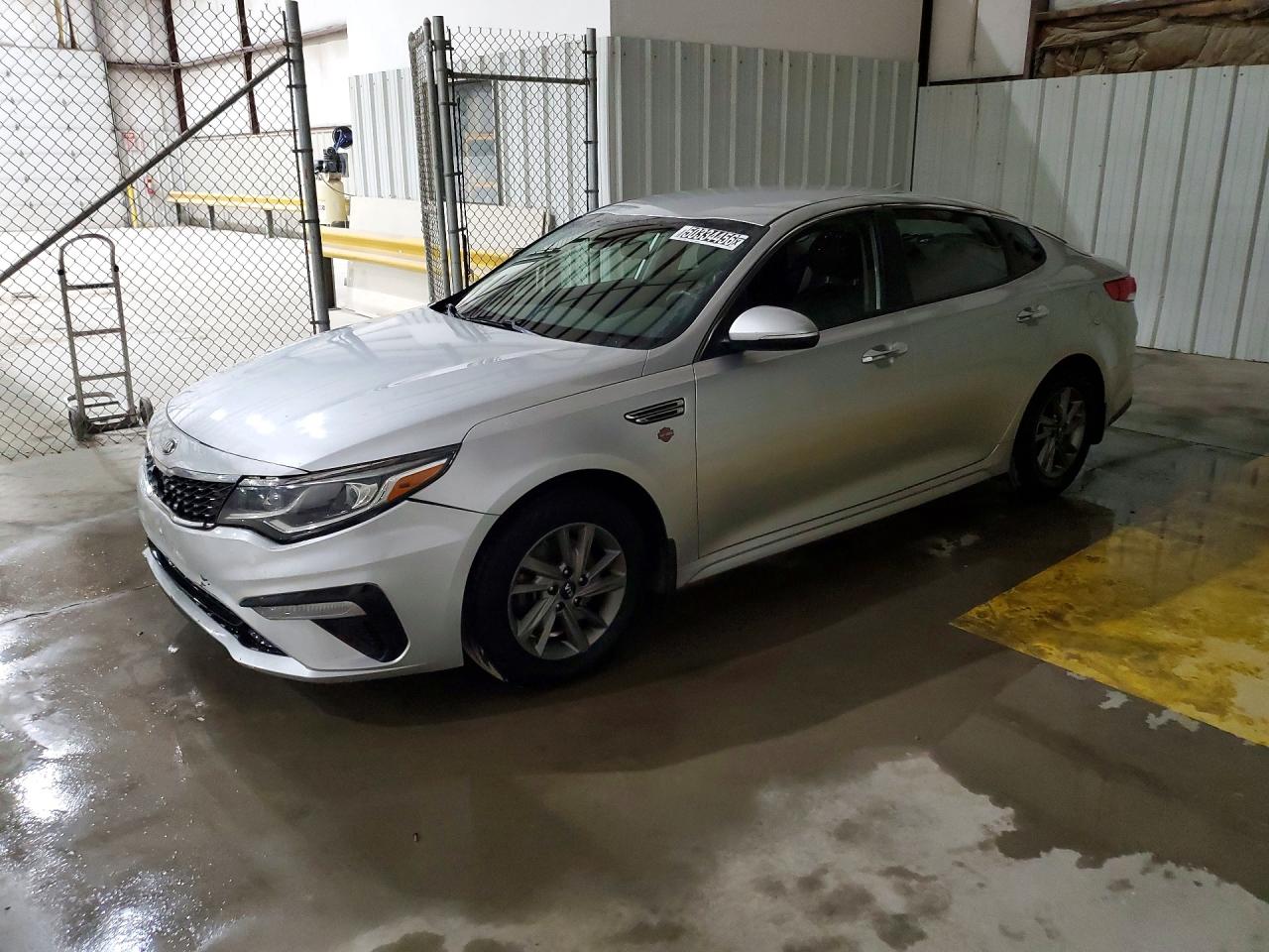 2019 Kia Optima LX, VIN 5XXGT4L34KG350736 — Minor dents and scratches