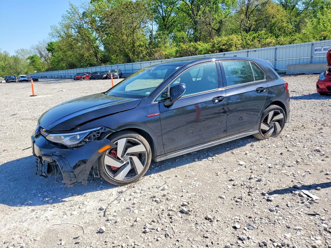 2023 Volkswagen Golf GTI SE, VIN WVWSA7CD8PW115739 — Бок