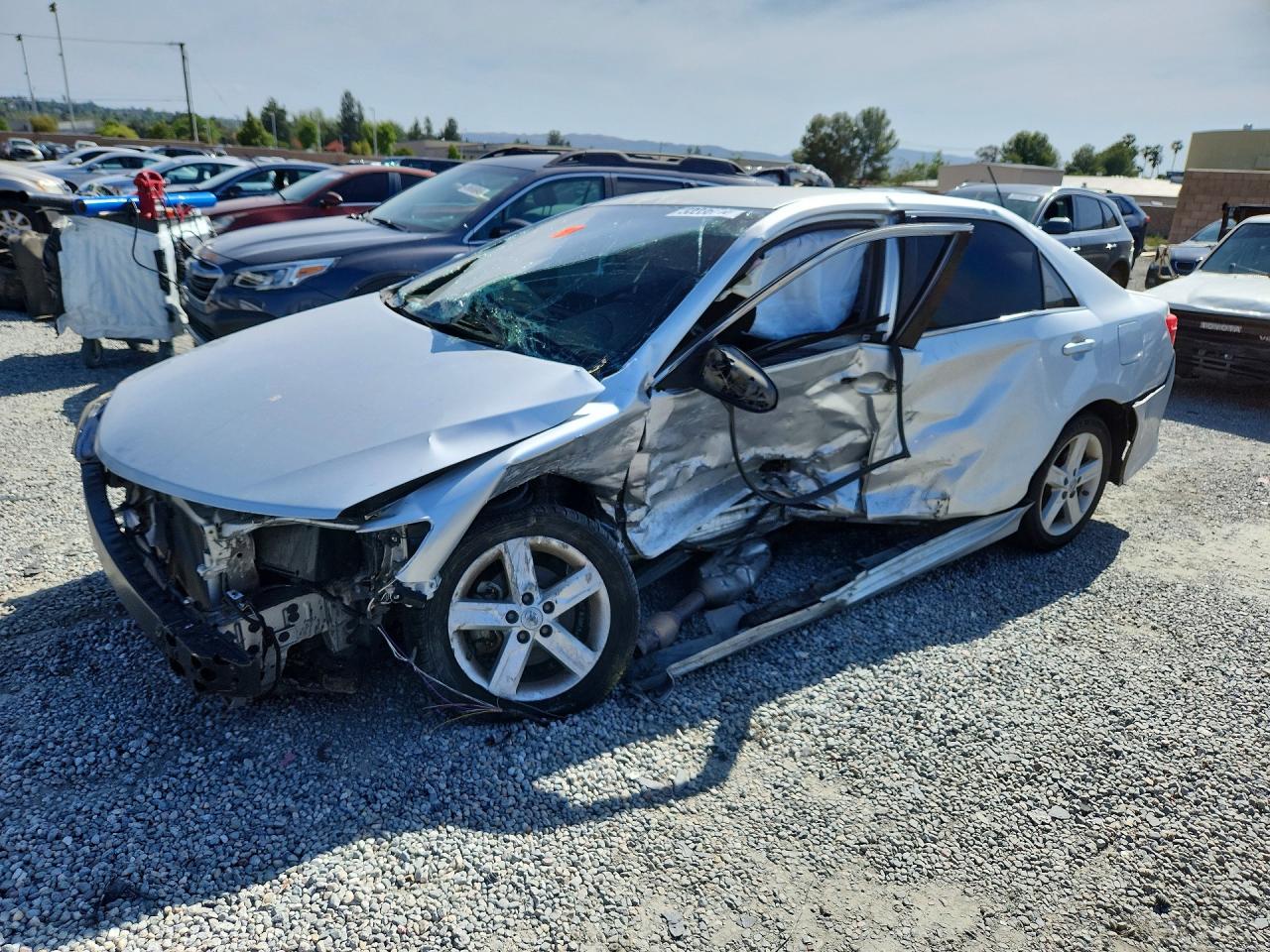 2014 Toyota Camry SE, VIN 4T1BF1FK1EU446630 — Side