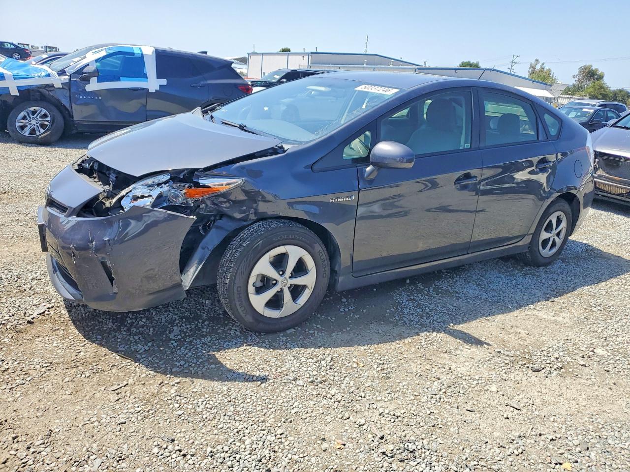 2015 Toyota Prius Two, VIN JTDKN3DU8F0477180 — Front end