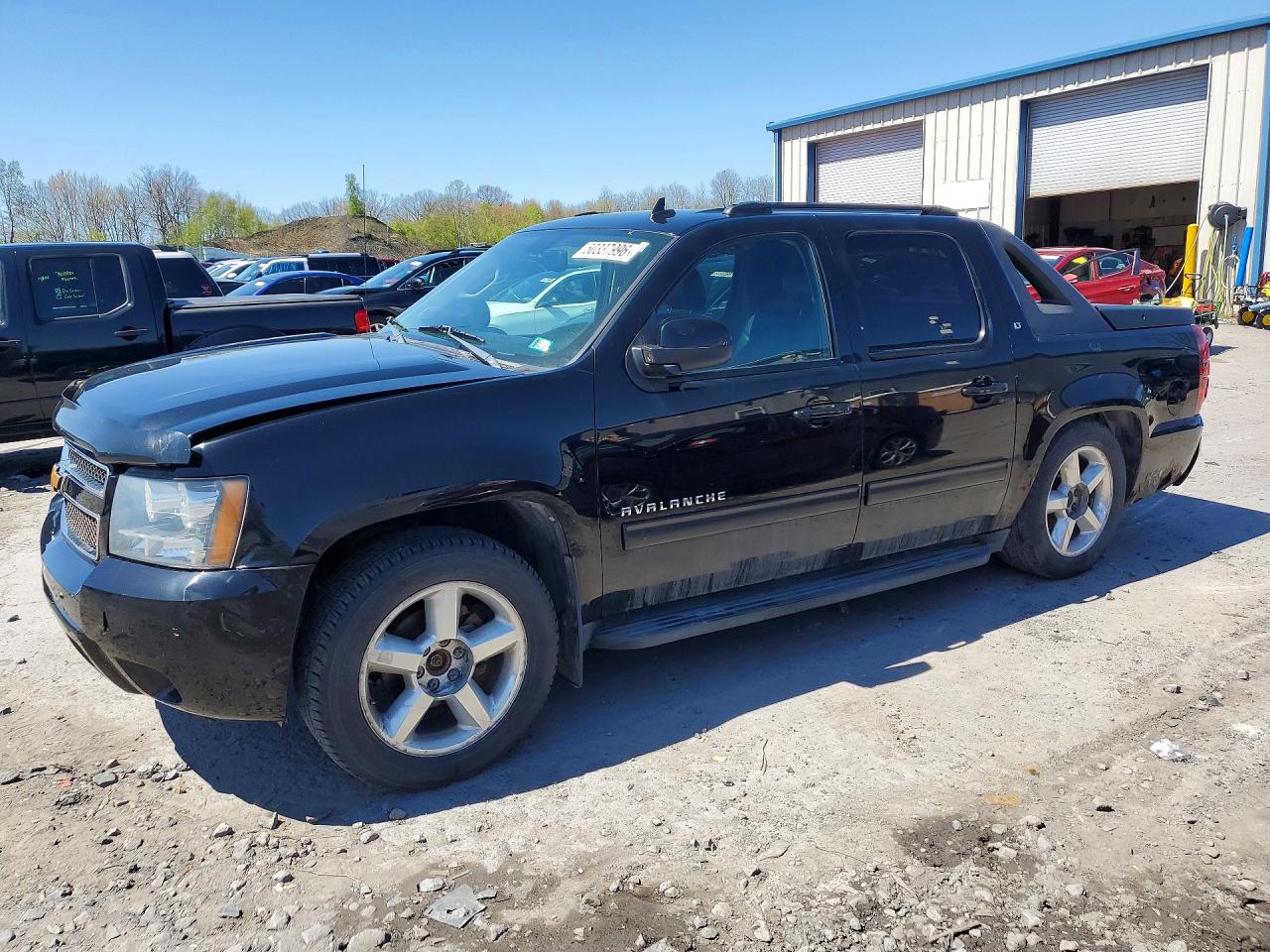 2012 Chevrolet Avalanche LT, VIN 3GNTKFE76CG127729 — Перед