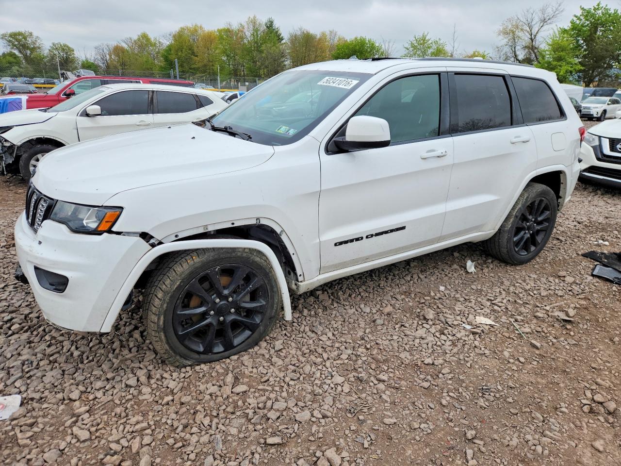 2019 Jeep Grand Cherokee Altitude, VIN 1C4RJFAG0KC695956 — Front end