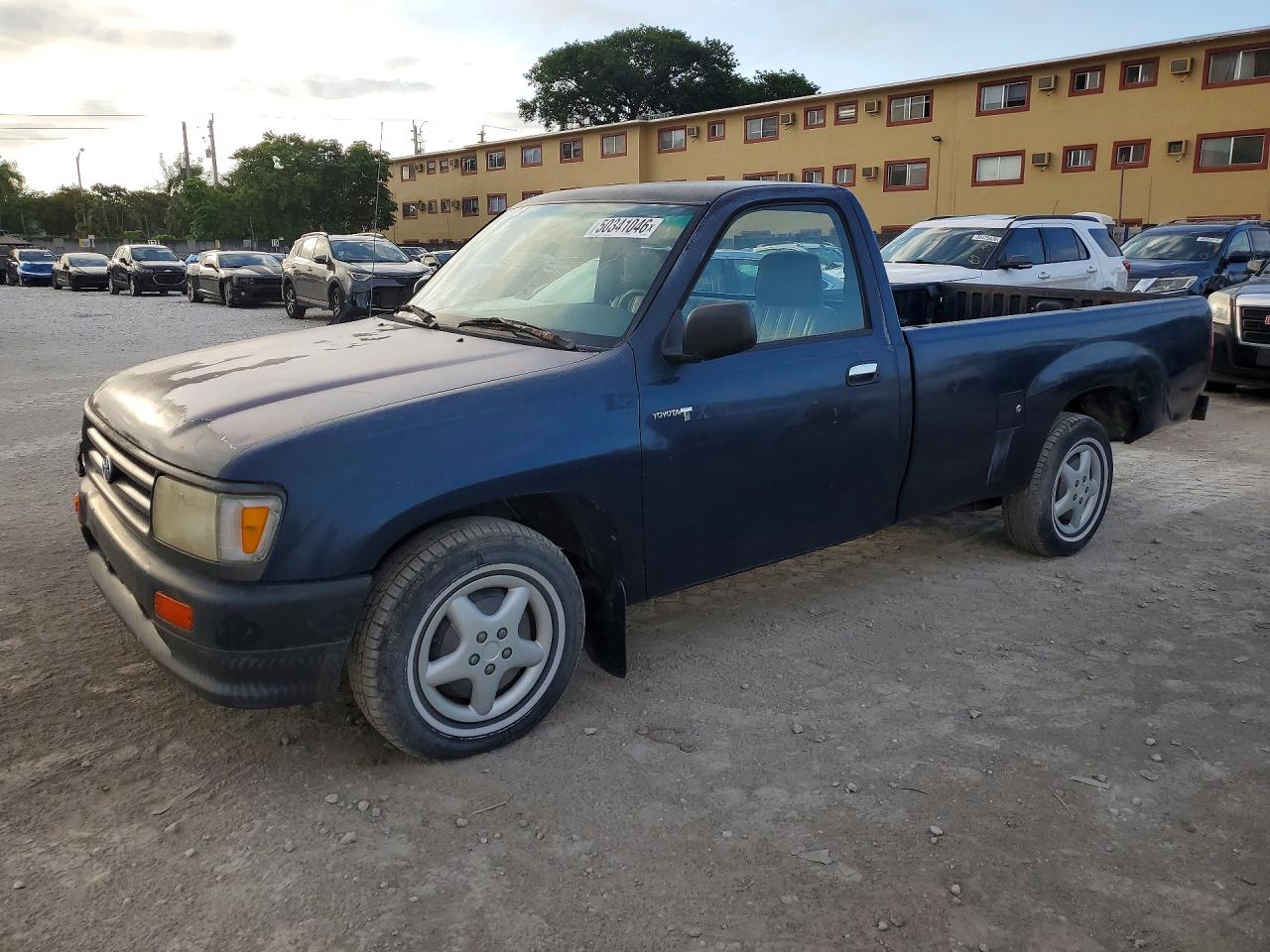 1995 Toyota T100, VIN JT4UD10D9S0006705 — Front end
